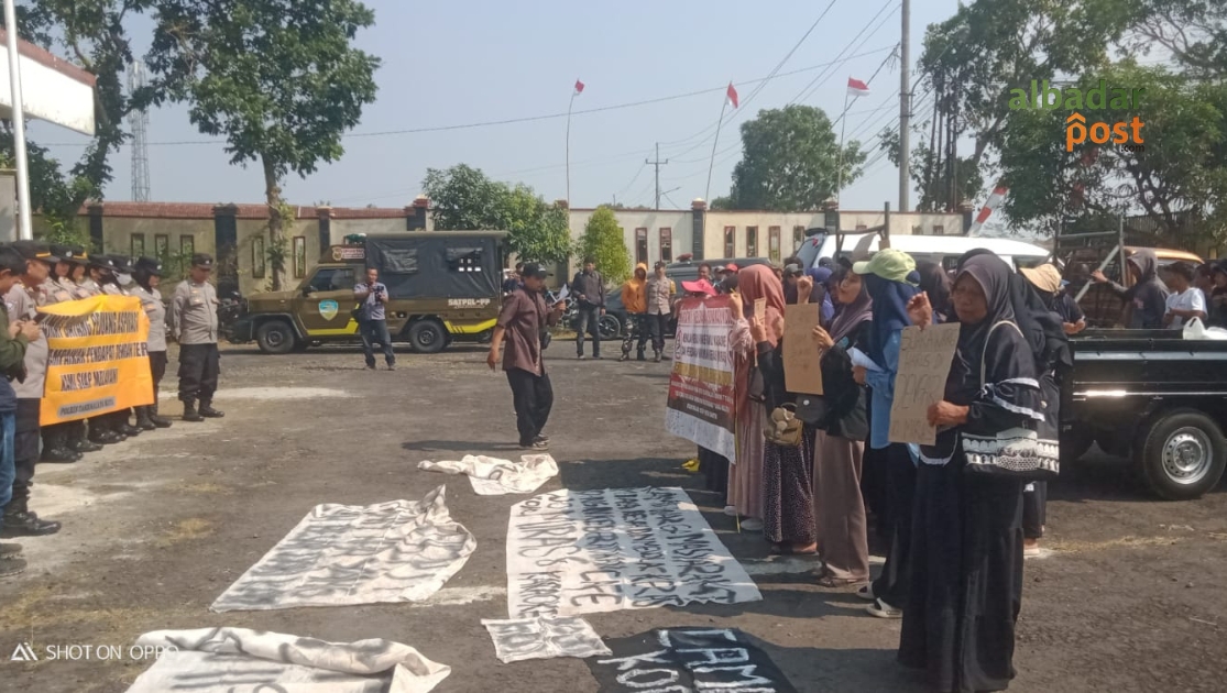 Demo Camat Indihiang