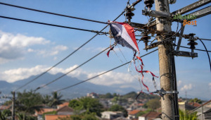 layang-layang ganggu listrik Garut